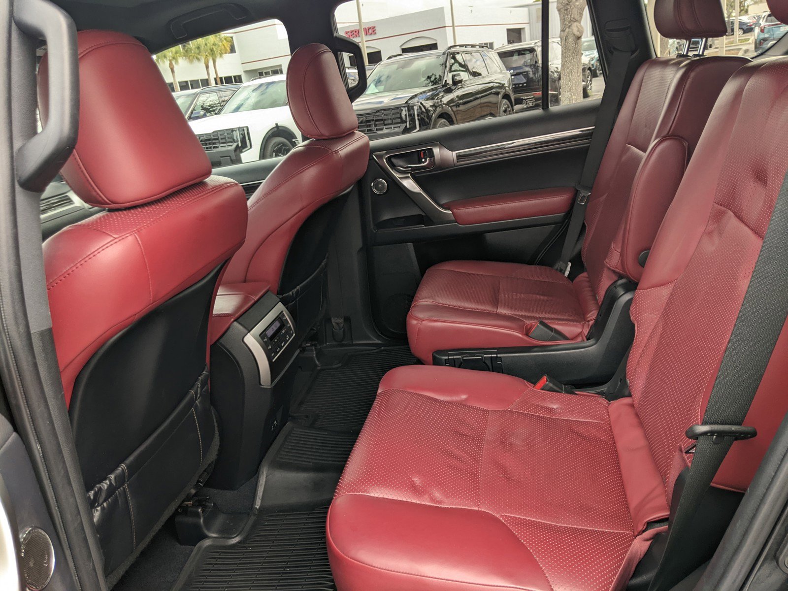 Used 2022 Lexus GX 460 Luxury w/ Sport Design Package image 11