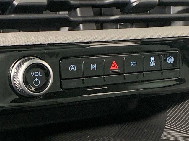 Used 2025 Ford Explorer Active w/ Active Comfort Package image 16