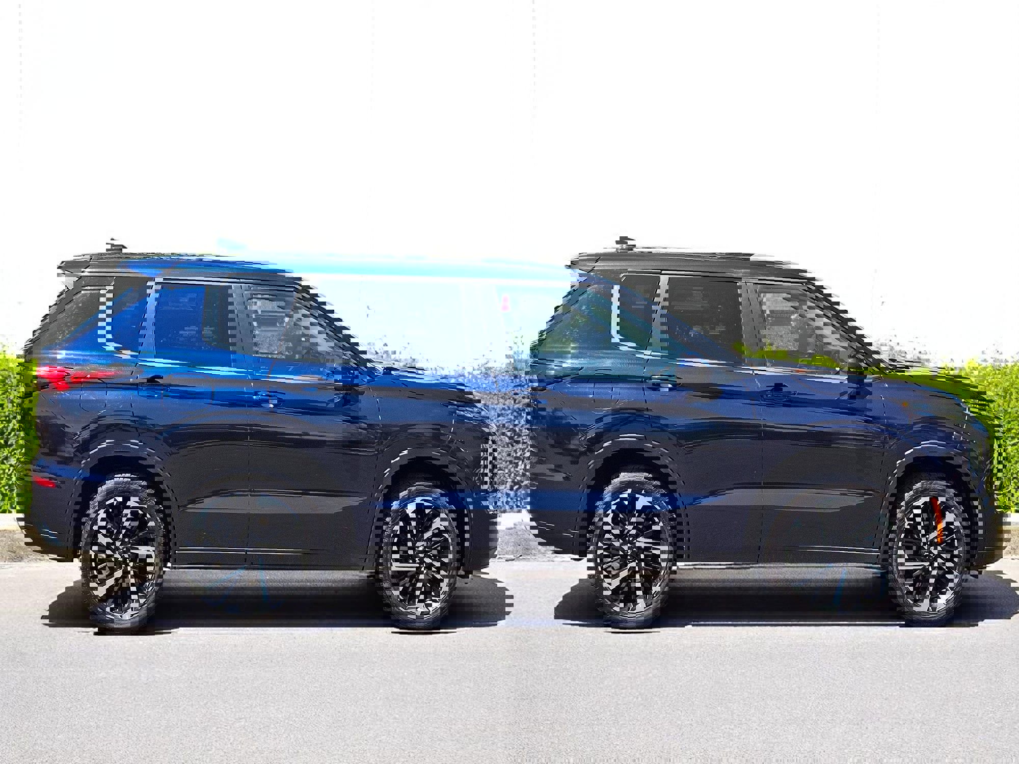 Used 2024 Mitsubishi Outlander SE Black Edition image 11