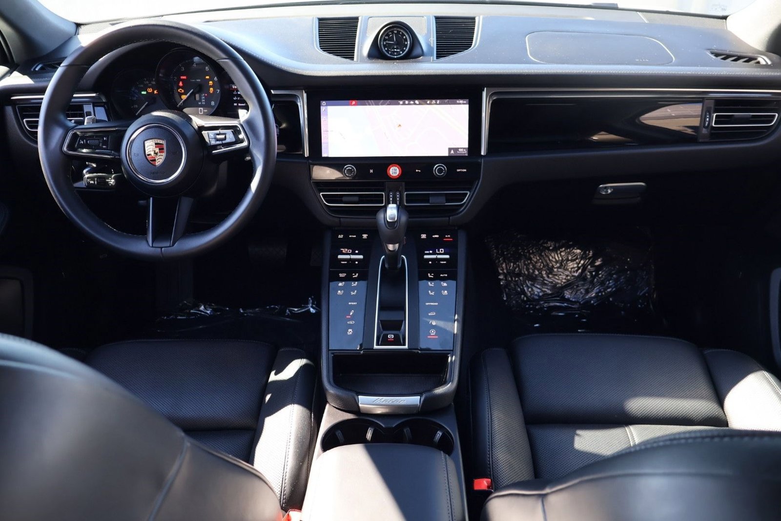 Certified 2025 Porsche Macan image 20