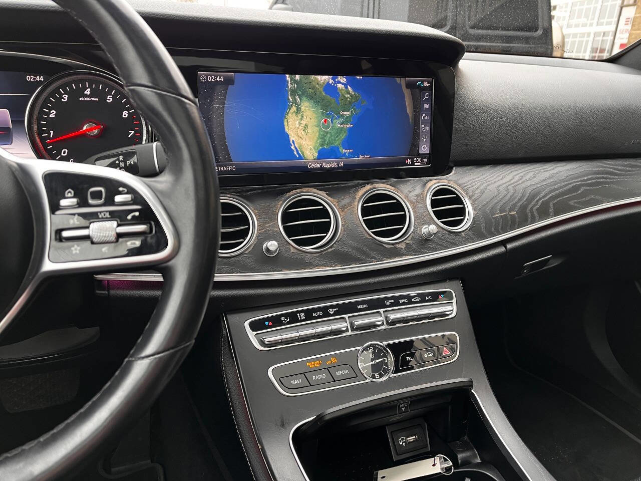 Used 2019 Mercedes-Benz E 300 4MATIC image 12