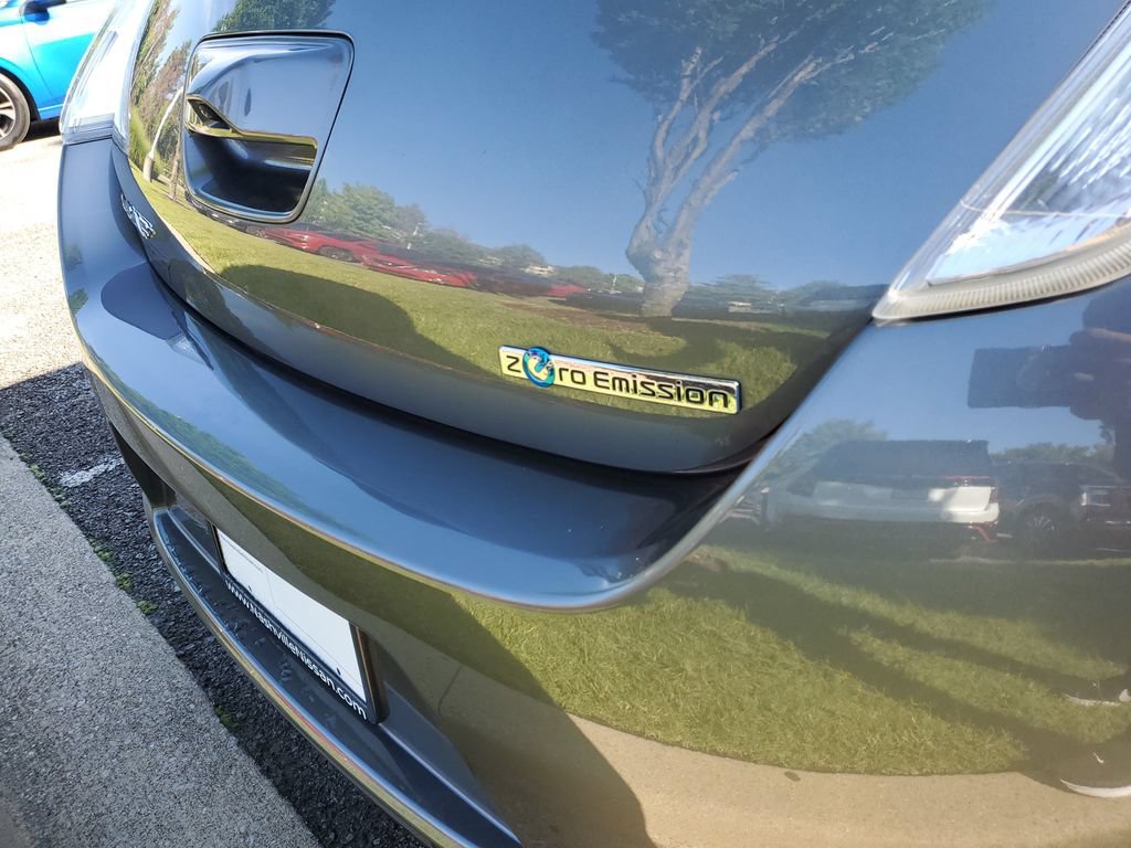 Used 2017 Nissan Leaf S w/ Charge Package FWD image 18