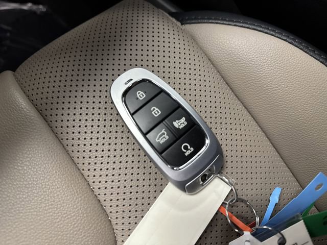 Used 2023 Hyundai Santa Fe SEL Premium image 31