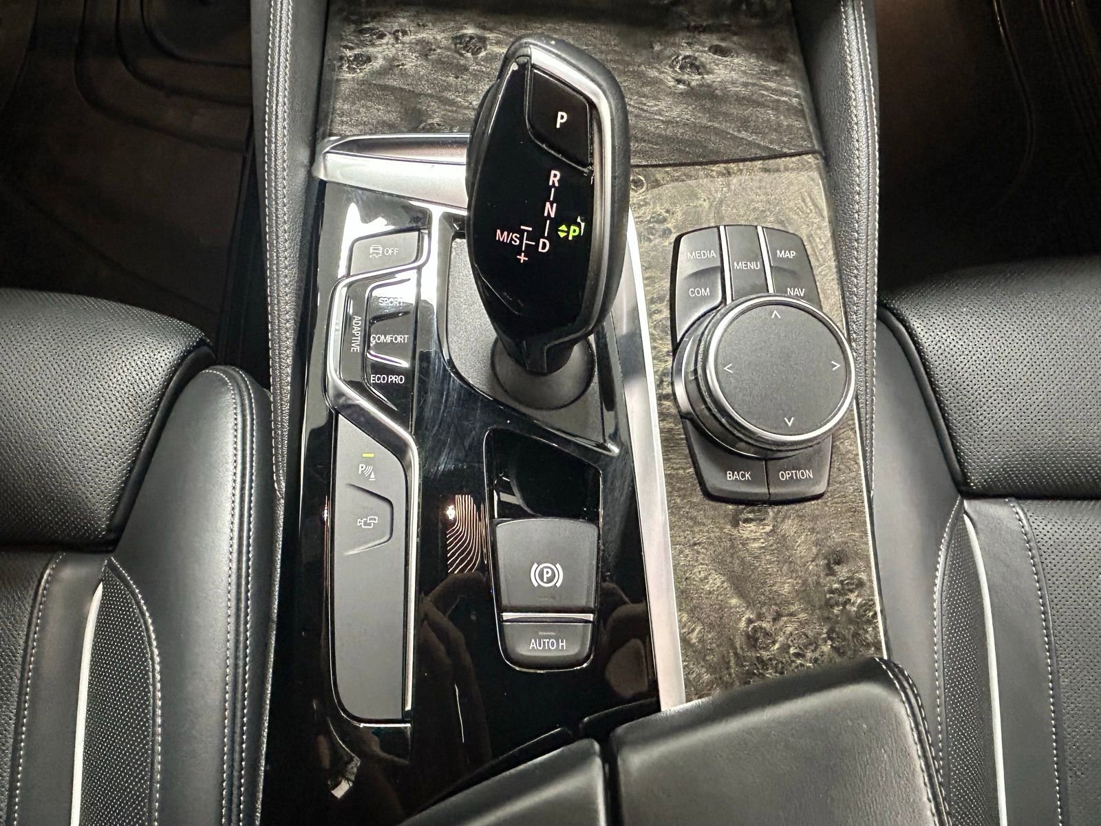 Used 2020 BMW M550i xDrive w/ Executive Package image 22