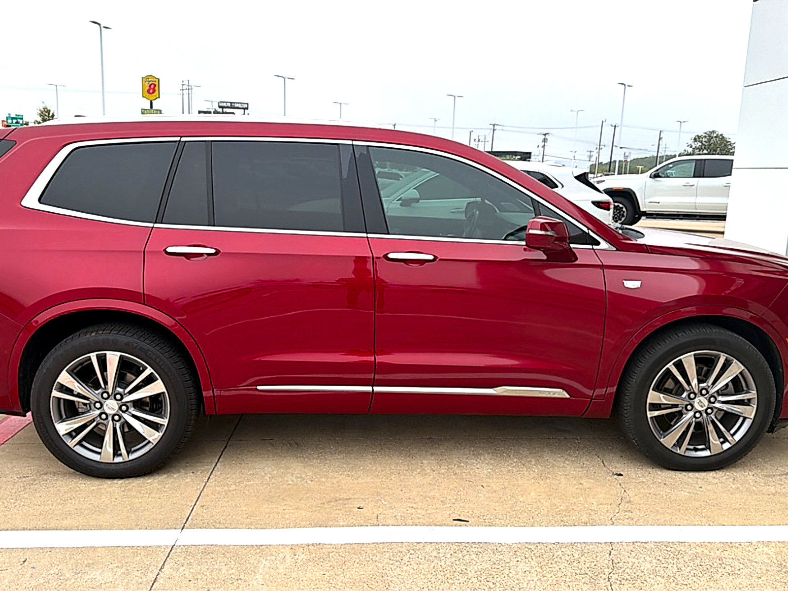 Used 2020 Cadillac XT6 Premium Luxury FWD image 5