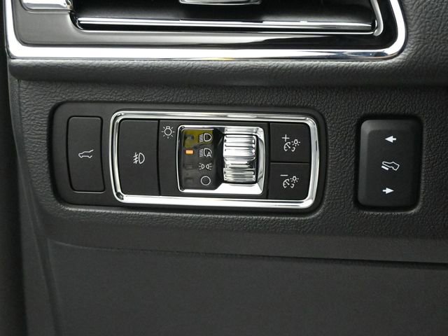 Used 2024 Lincoln Navigator Reserve image 11