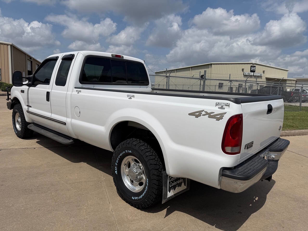 Used 2000 Ford F250 Lariat image 10