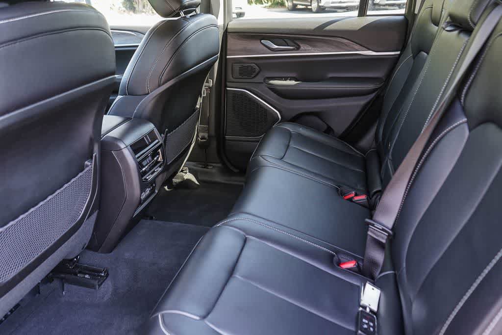 Used 2022 Jeep Grand Cherokee Limited 4xe w/ MOPAR Finishing Package AWD/4WD image 18