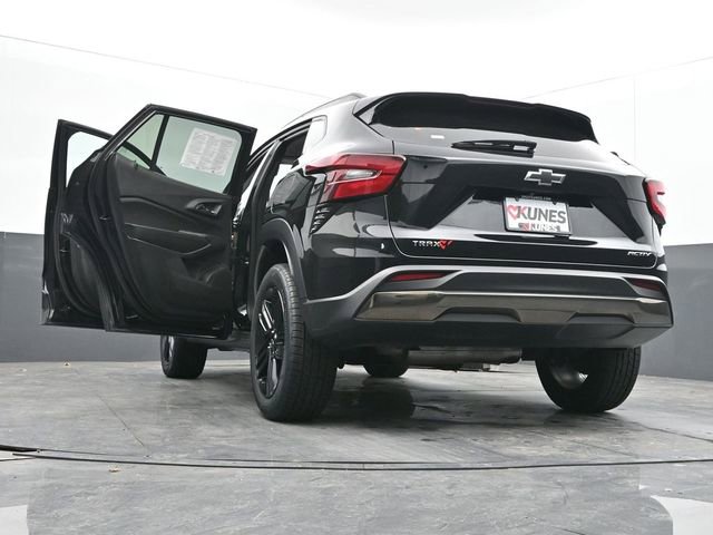 Used 2024 Chevrolet Trax ACTIV w/ Driver Confidence Package FWD image 71