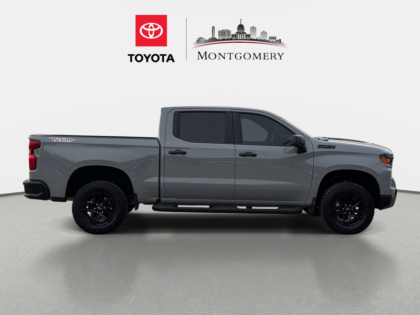 Used 2025 Chevrolet Silverado 1500 Custom Trail Boss w/ LPO, Dark Essentials Package AWD/4WD image 2