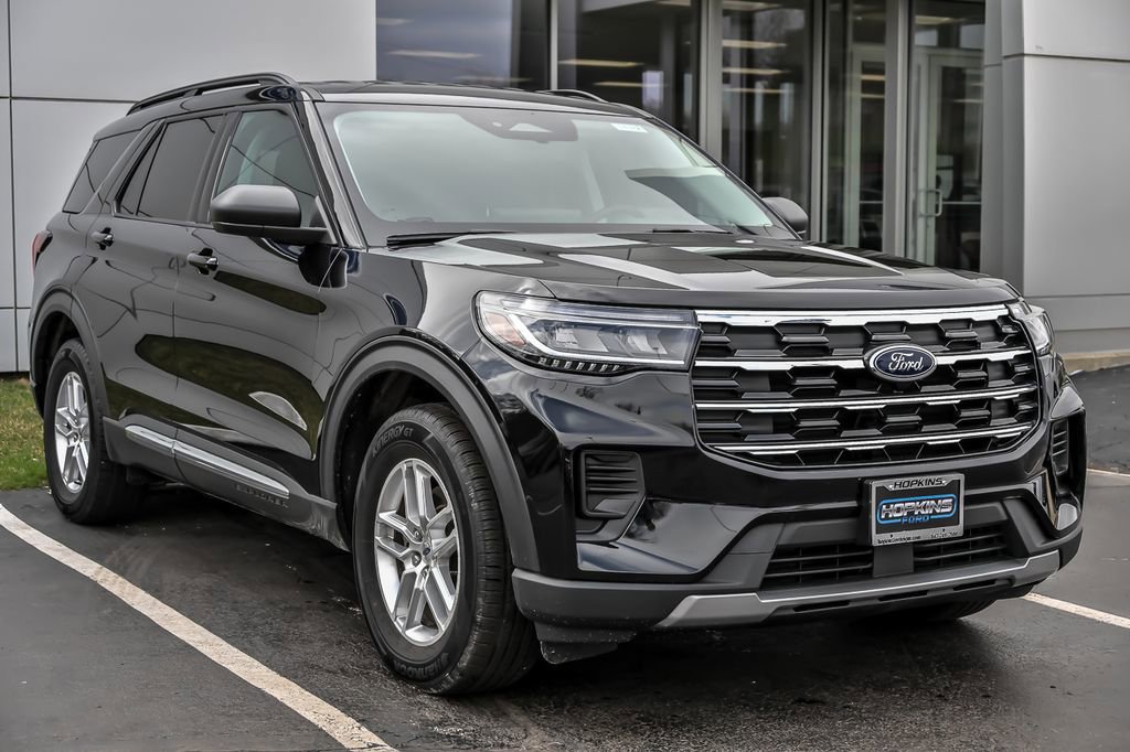 Used 2025 Ford Explorer Active image 12