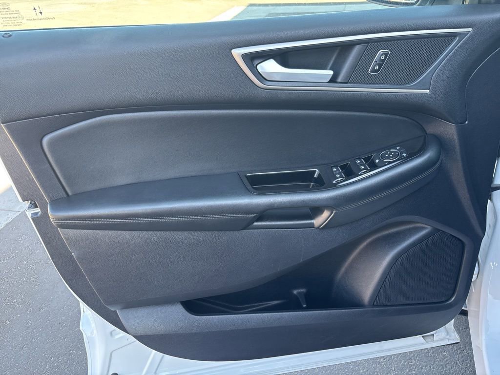 Used 2020 Ford Edge SEL image 12