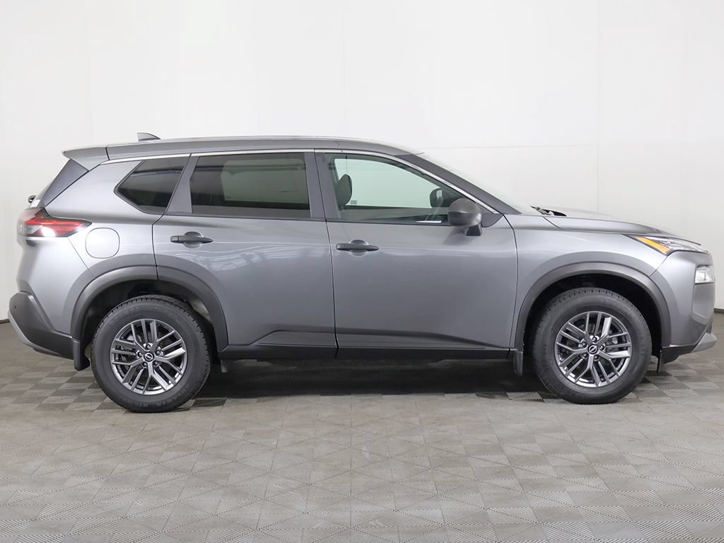 Used 2023 Nissan Rogue S AWD/4WD image 15
