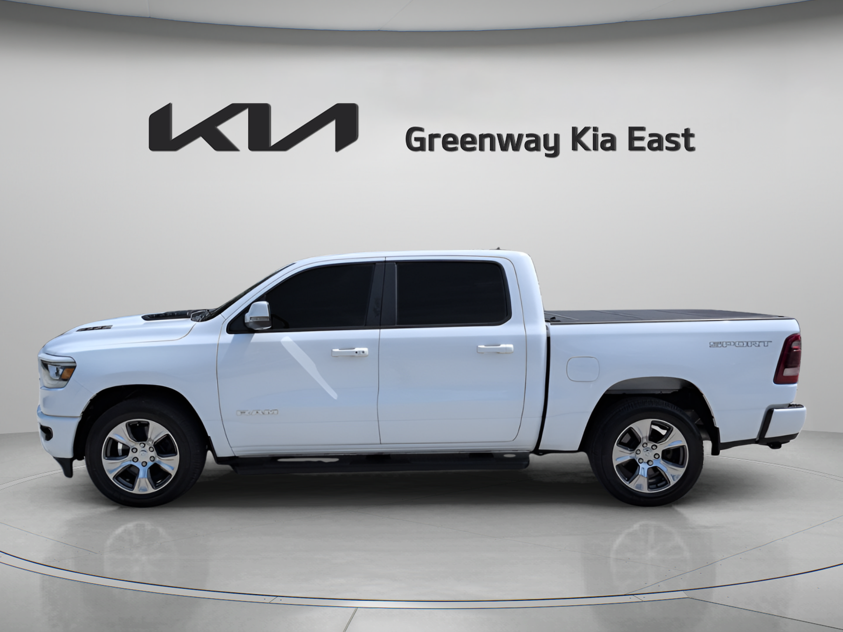 Used 2023 RAM 1500 Laramie RWD image 9