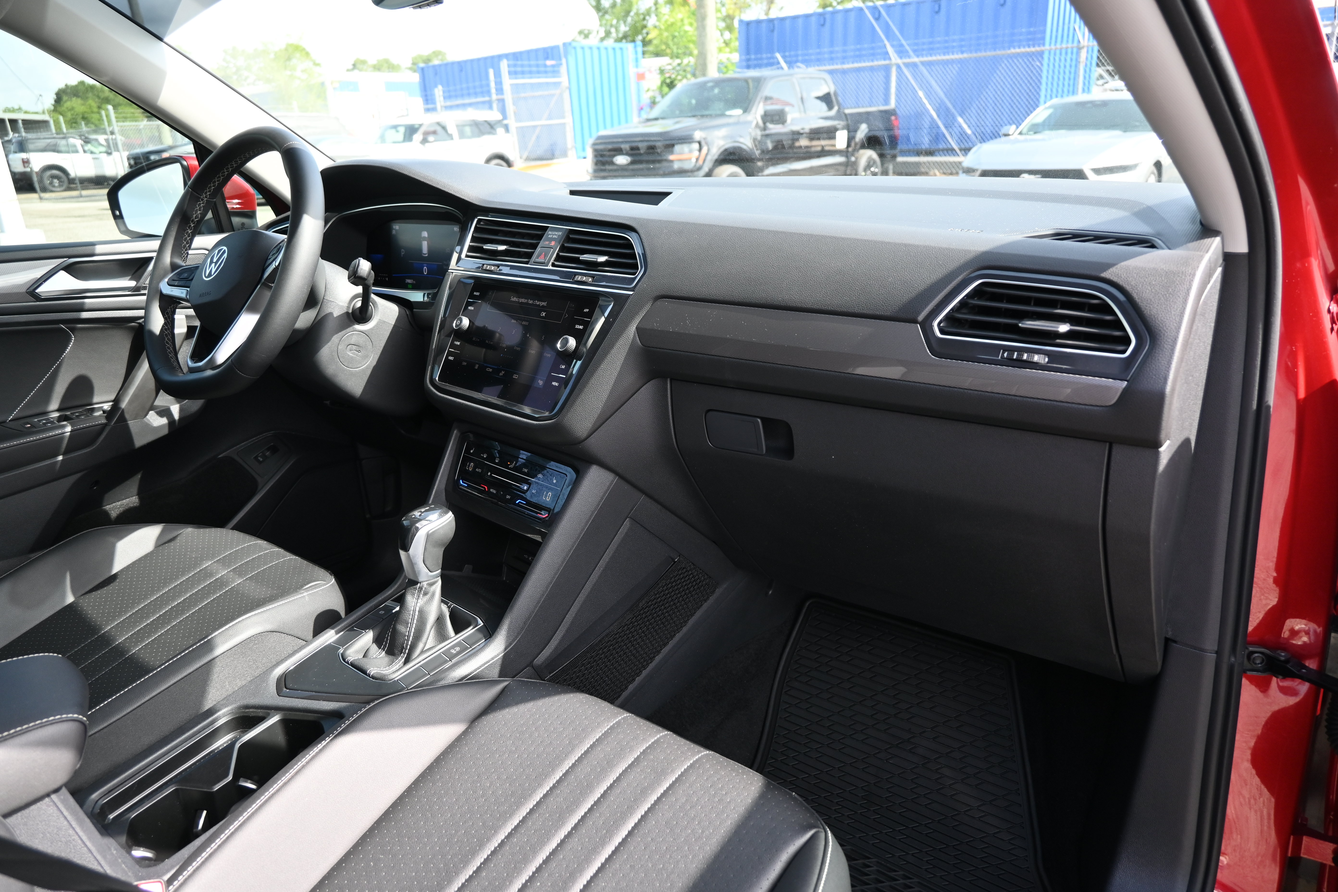Used 2022 Volkswagen Tiguan SE FWD image 15