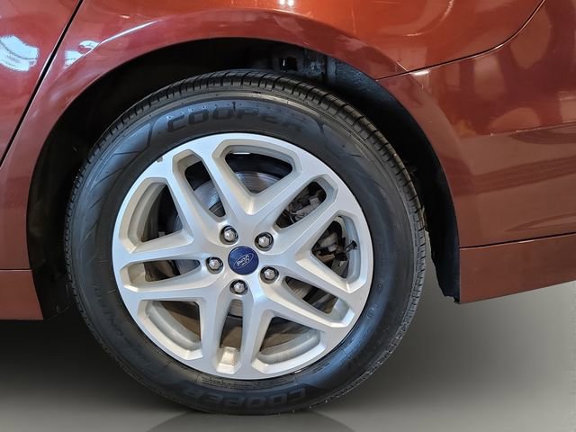 Used 2015 Ford Fusion SE FWD image 32
