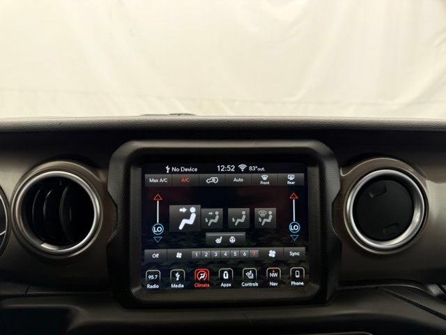 Used 2018 Jeep Wrangler Rubicon w/ Uconnect 4C Nav & Sound Group AWD/4WD image 31