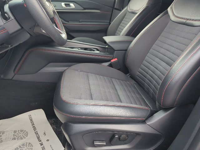 Used 2026 Ford Explorer ST-Line w/ ST-Line Street Pack AWD/4WD image 10