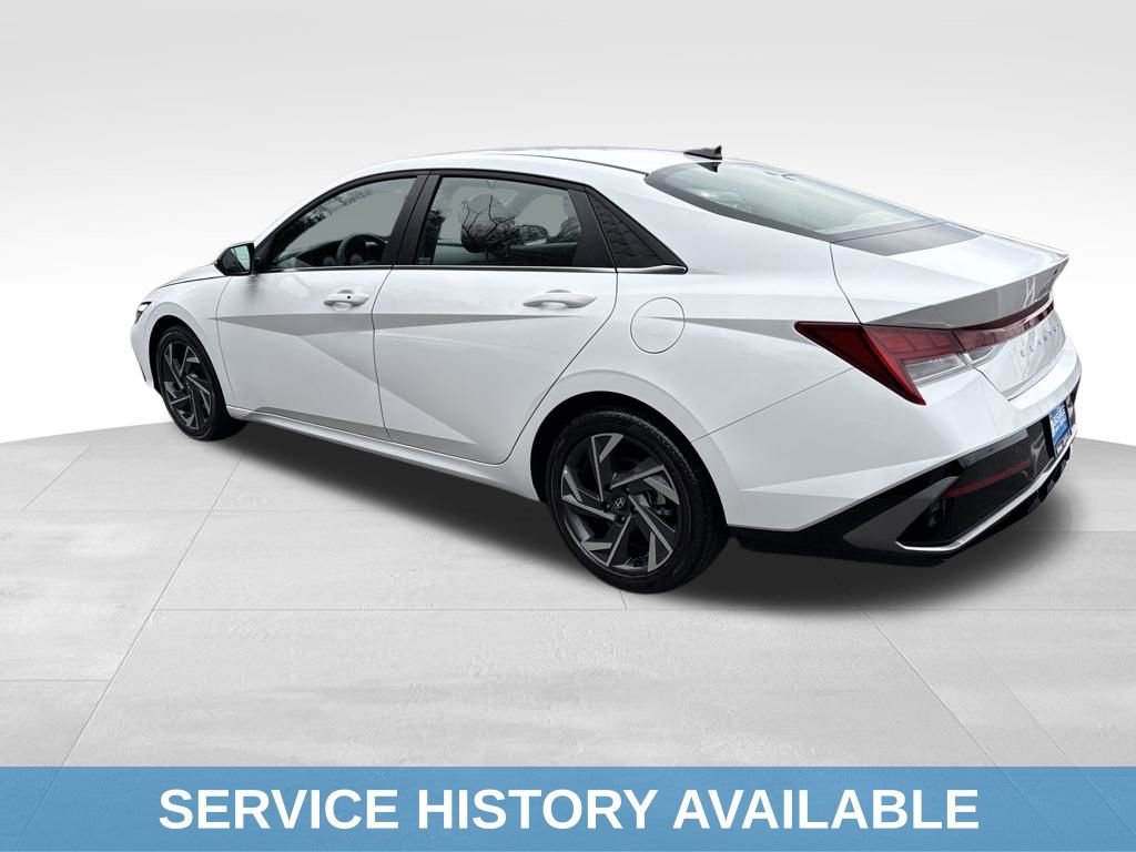 Used 2025 Hyundai Elantra SEL image 4