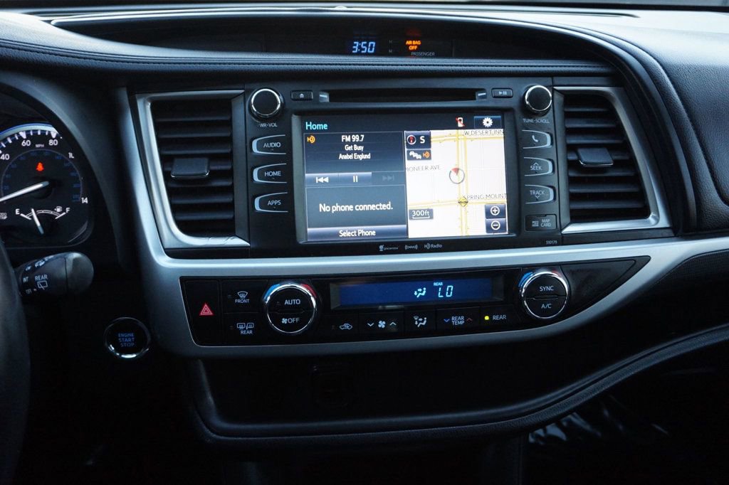 Used 2017 Toyota Highlander SE FWD image 31