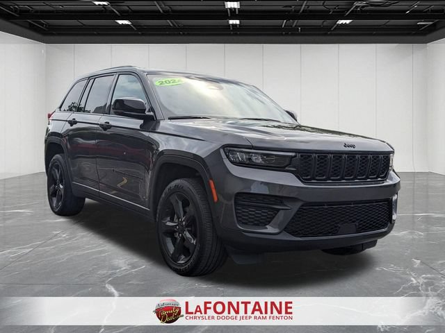 Certified 2024 Jeep Grand Cherokee Altitude AWD/4WD image 7