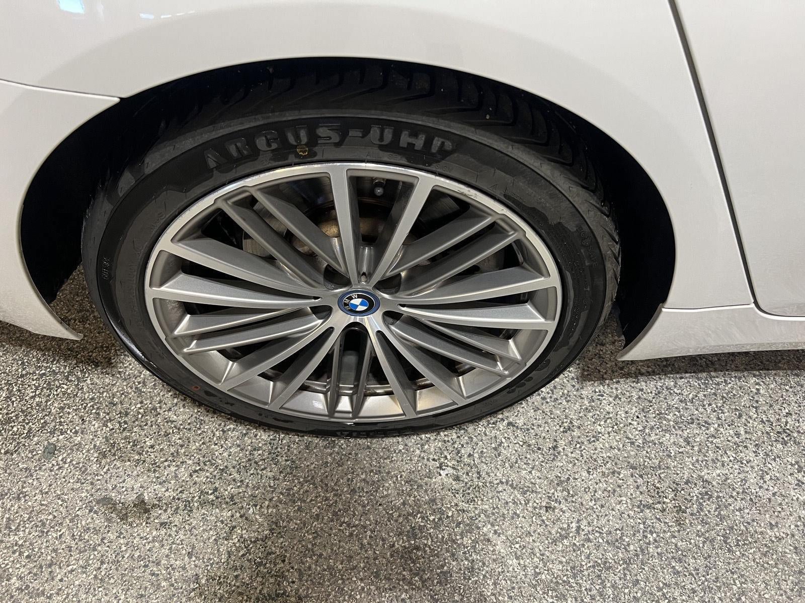 Used 2018 BMW 530e RWD image 27