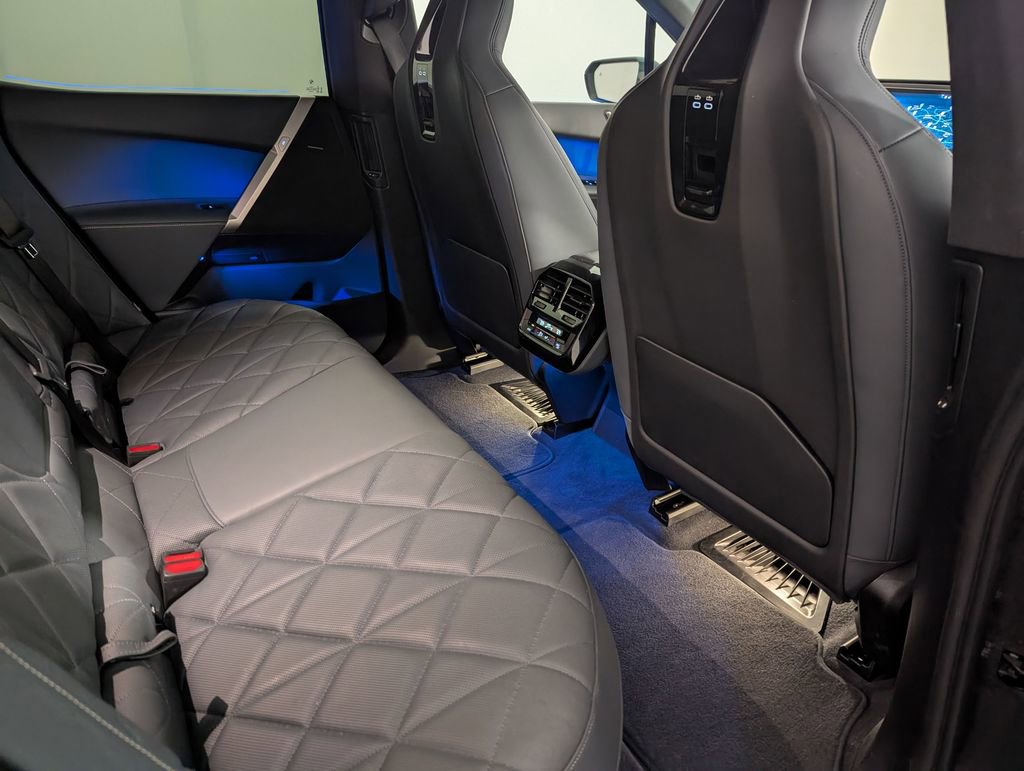 Used 2023 BMW iX xDrive50 w/ Convenience Package image 35