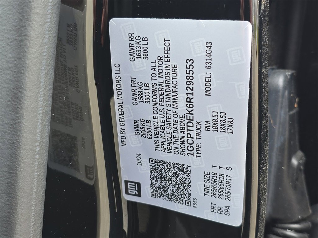 Used 2024 Chevrolet Colorado Z71 w/ Z71 Convenience Package 2 image 35