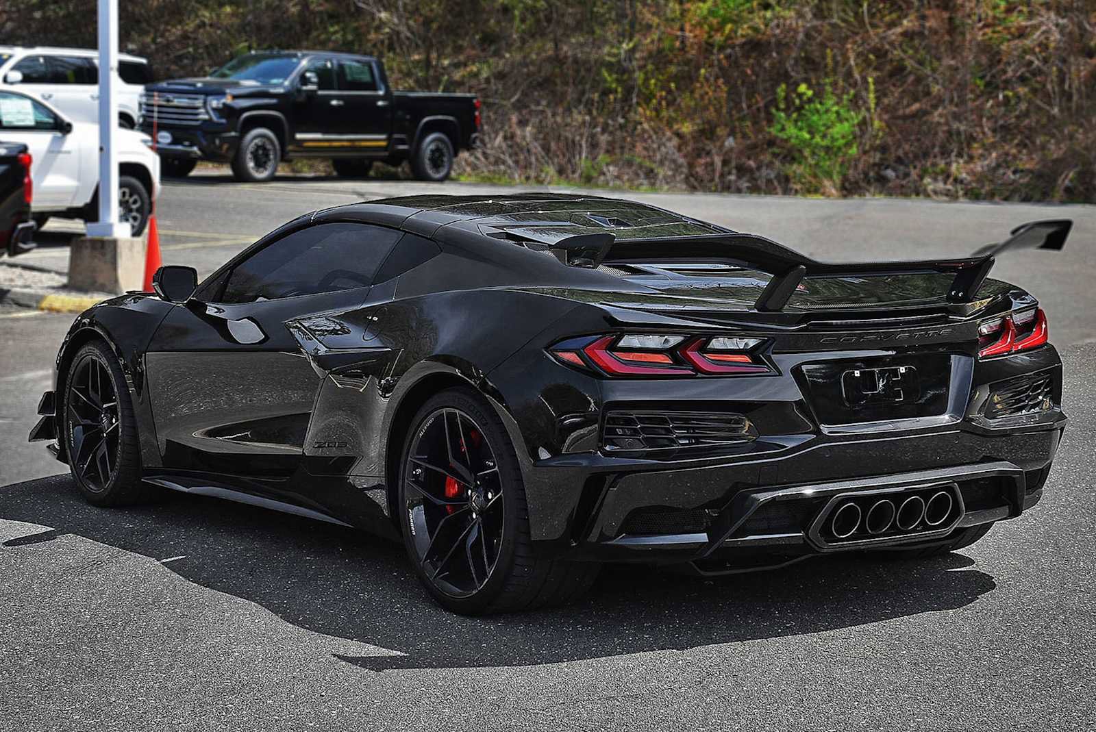 Used 2025 Chevrolet Corvette Z06 RWD image 6