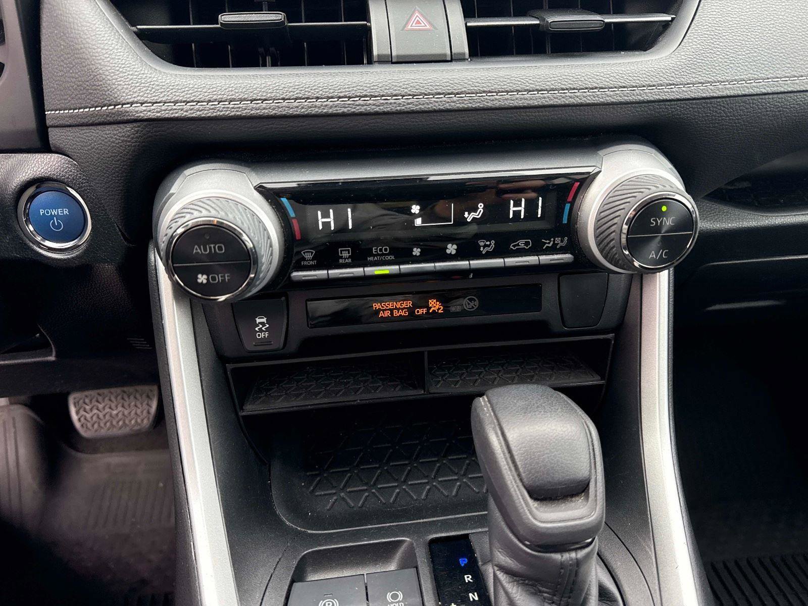 Used 2021 Toyota RAV4 XLE image 27