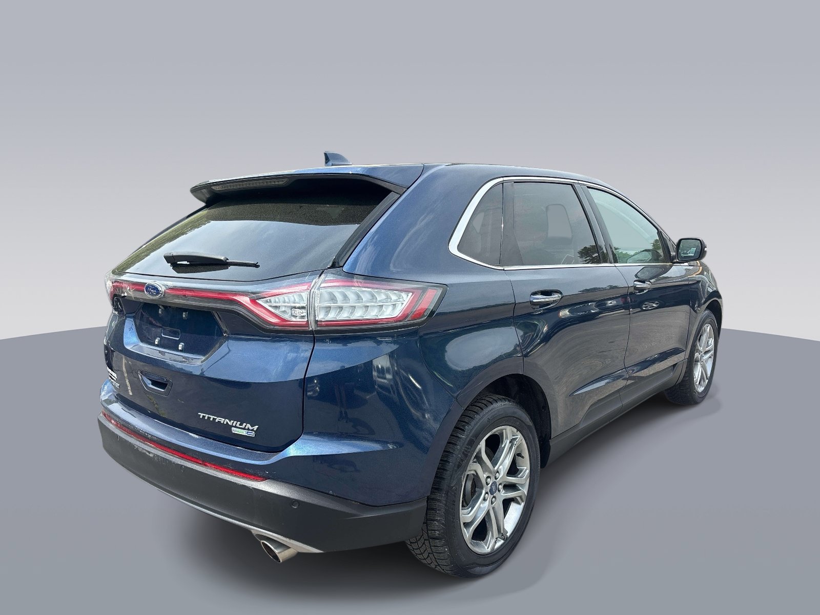 Used 2017 Ford Edge Titanium w/ Equipment Group 301A AWD/4WD image 3