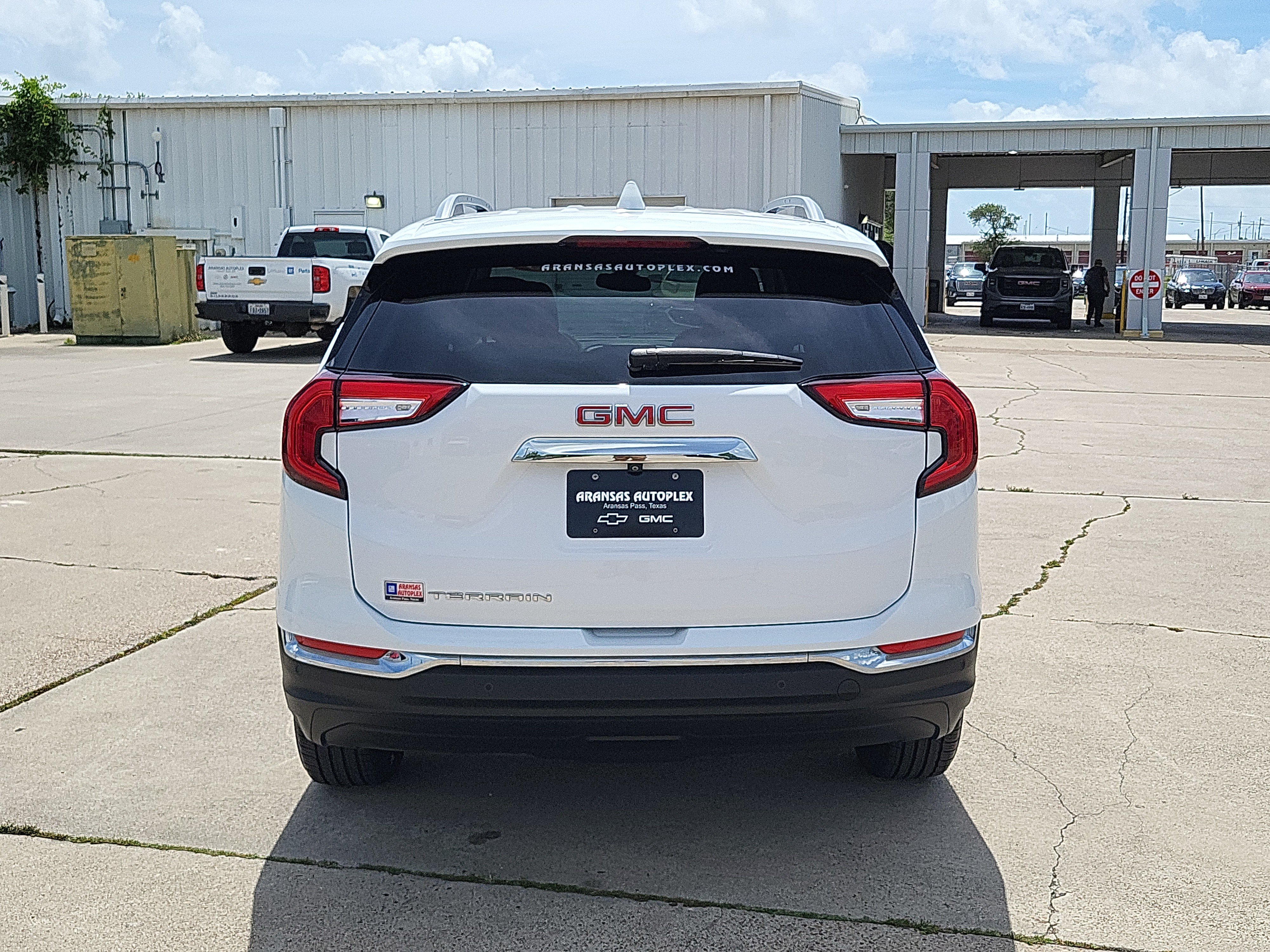 Used 2023 GMC Terrain SLT FWD image 5