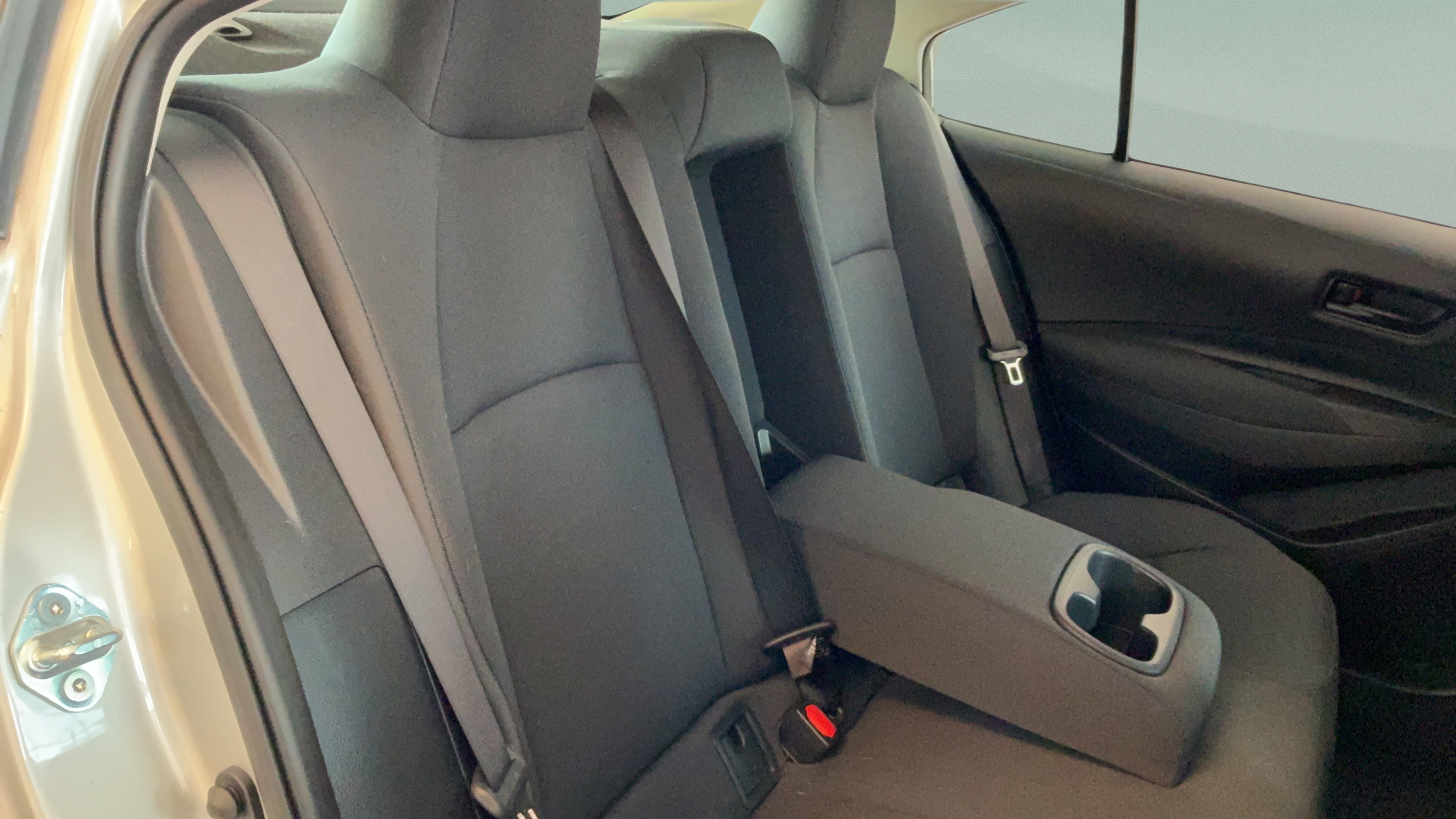 Used 2023 Toyota Corolla LE w/ Carpet Mat Package (TMS) FWD image 29