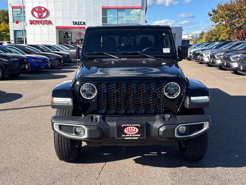 Used 2023 Jeep Gladiator Sport AWD/4WD image 2
