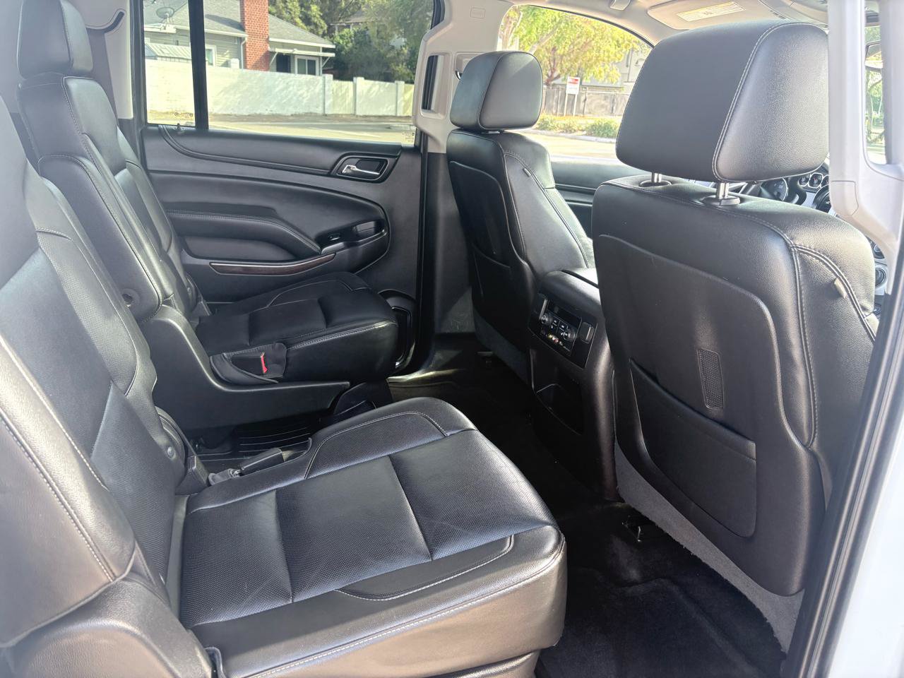 Used 2016 GMC Yukon XL SLT w/ Open Road Package AWD/4WD image 22