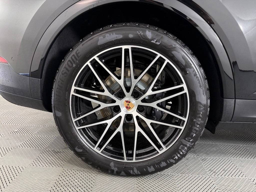 New 2026 Porsche Cayenne AWD/4WD image 13
