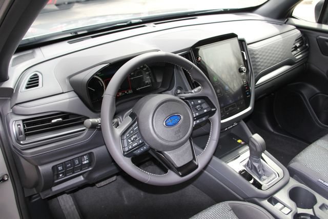 Used 2025 Subaru Forester Premium AWD/4WD image 19