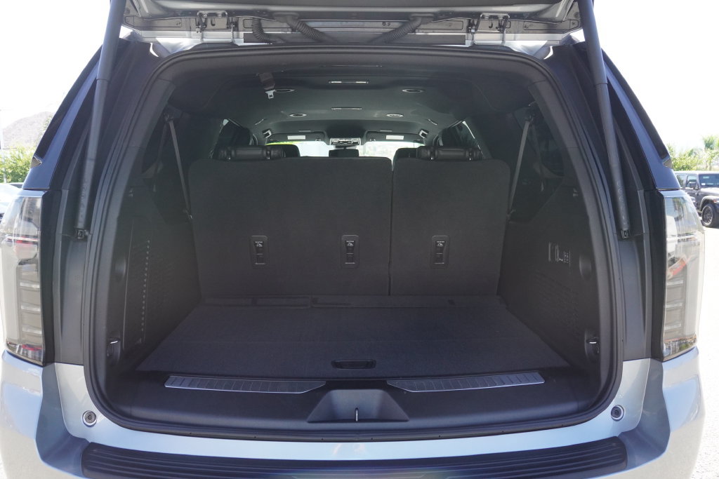 Used 2026 Chevrolet Suburban RST w/ Comfort Package RWD image 38