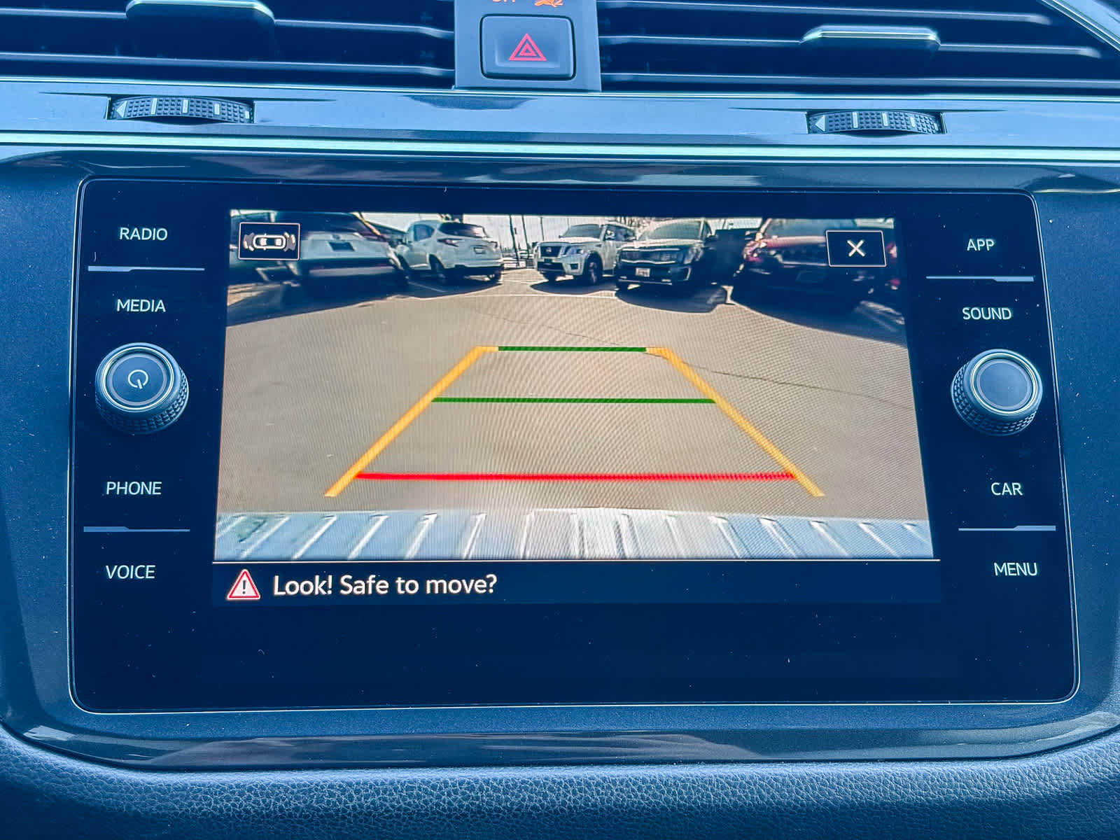 Used 2021 Volkswagen Tiguan SE R-Line image 47