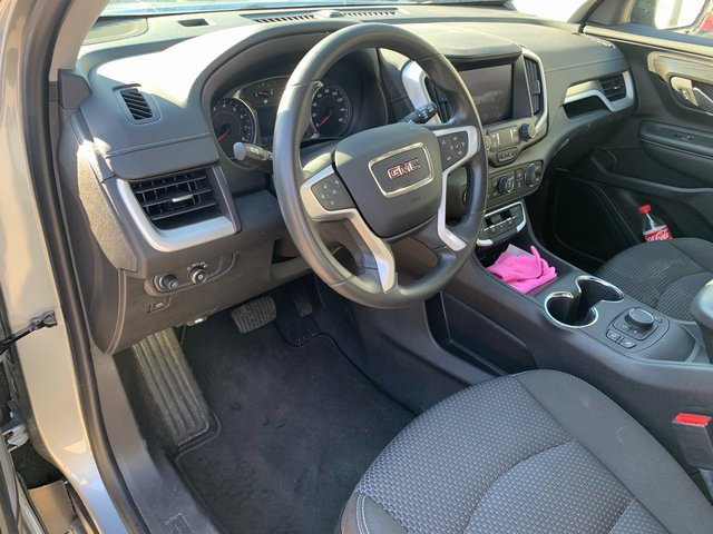 Used 2024 GMC Terrain SLE w/ Driver Convenience Package image 6