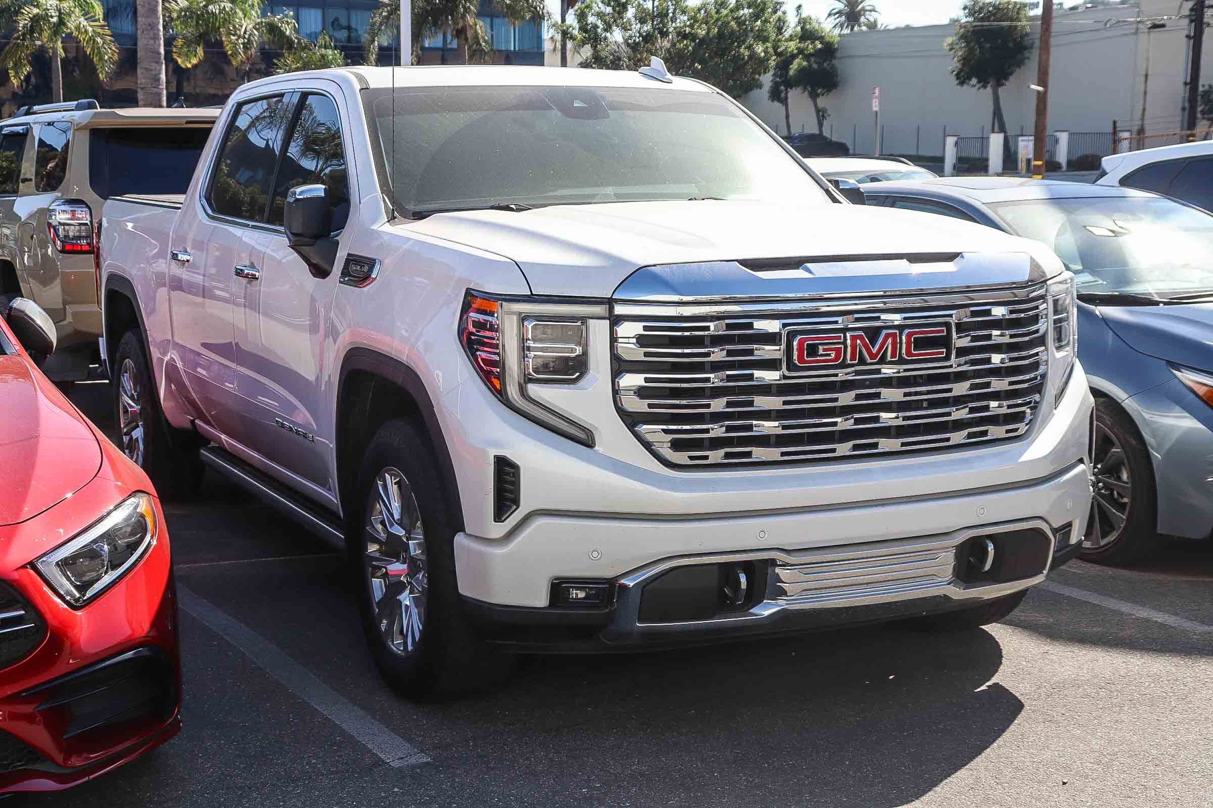 Used 2022 GMC Sierra 1500 Denali image 3