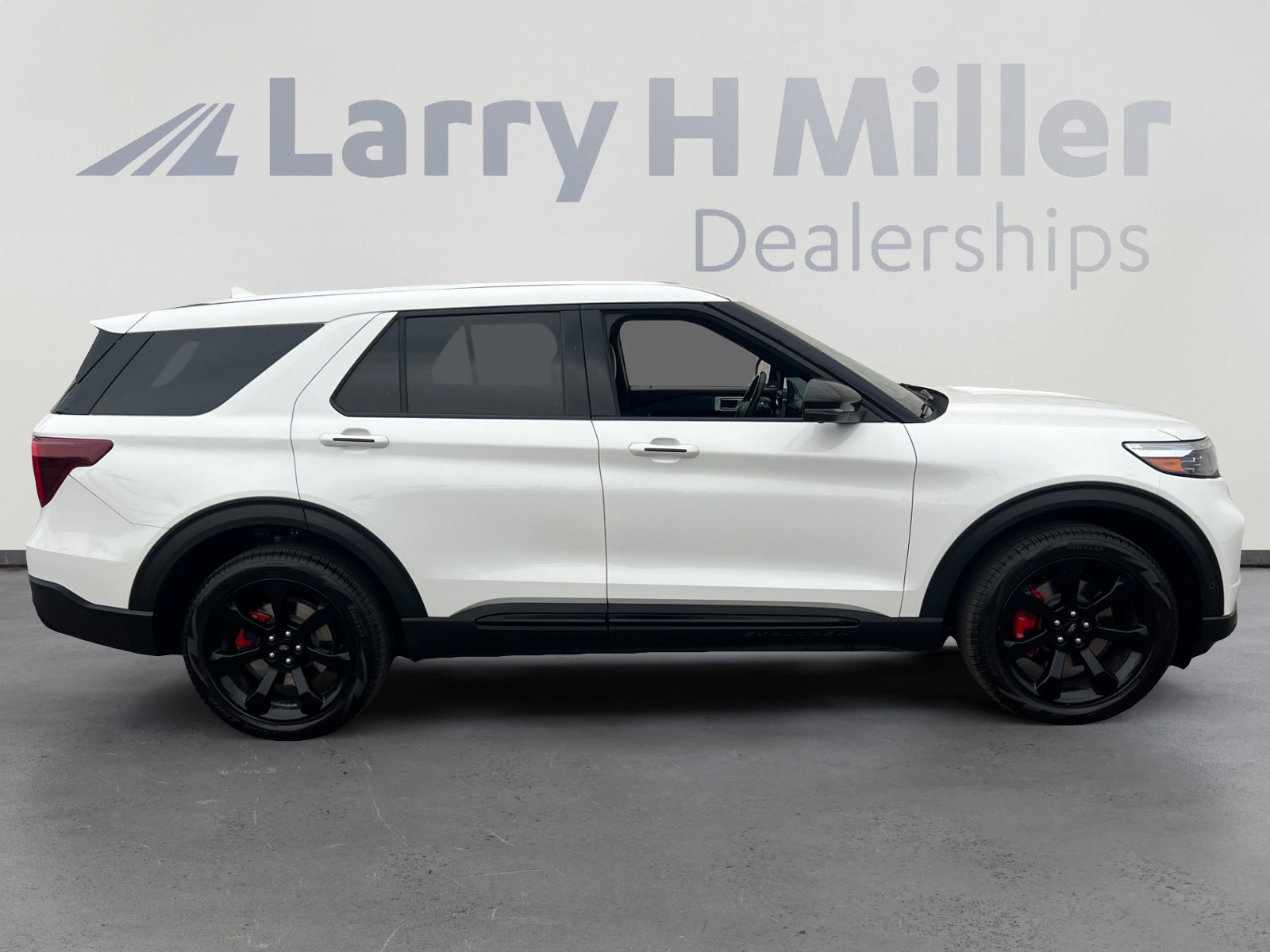 Used 2022 Ford Explorer ST w/ Equipment Group 401A image 6