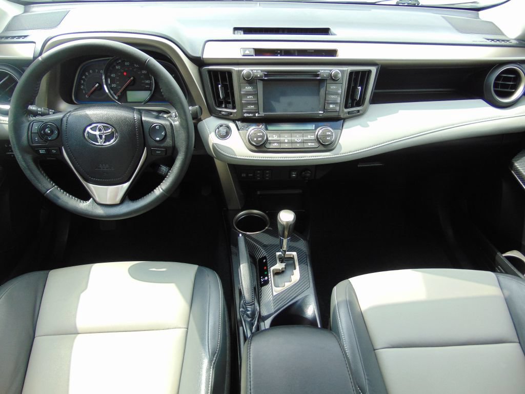 Used 2014 Toyota RAV4 Limited AWD/4WD image 17