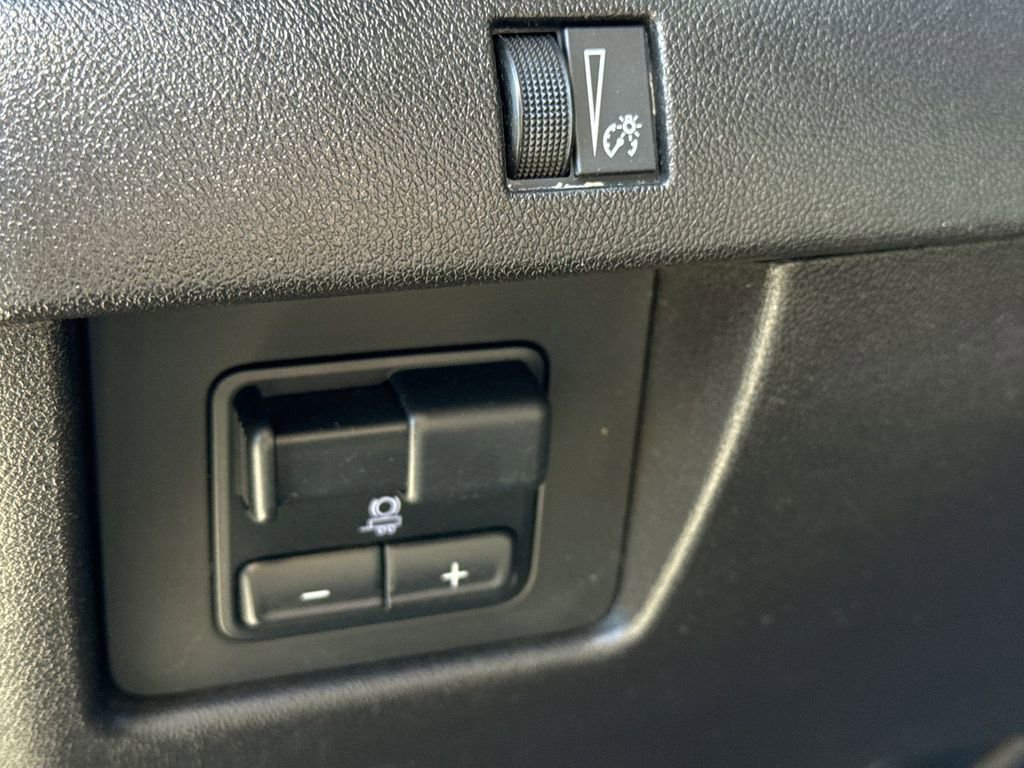 Used 2023 GMC Canyon Elevation w/ Convenience Package image 18