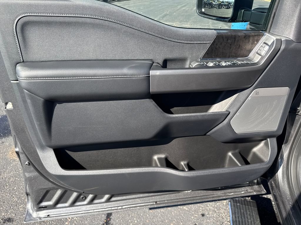 New 2026 Ford F350 Lariat w/ FX4 Off-Road Package image 10