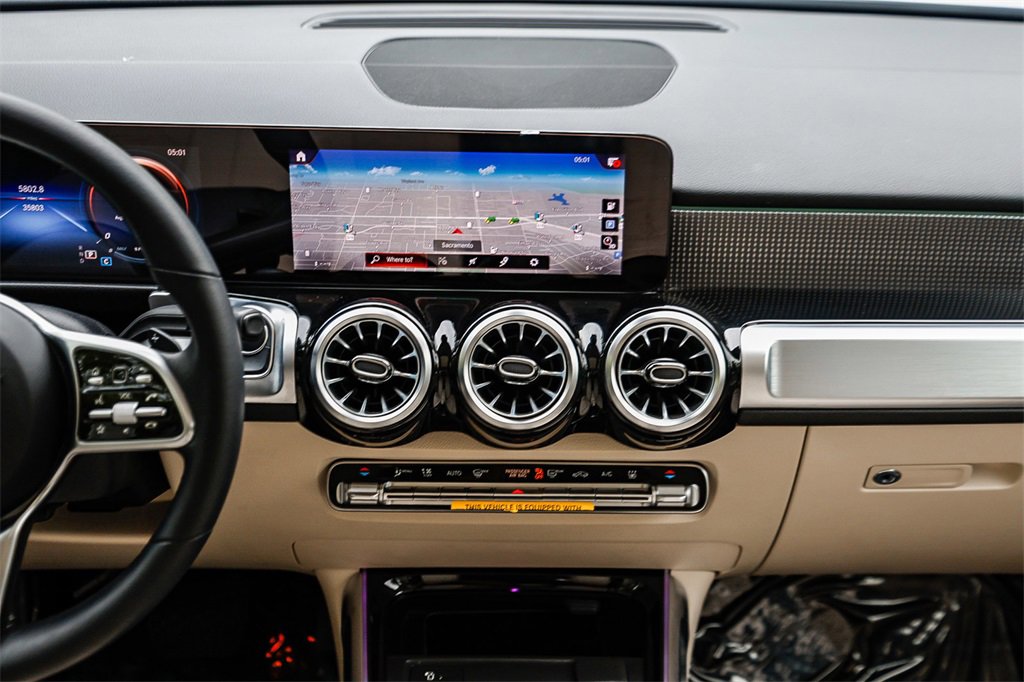 Used 2022 Mercedes-Benz EQB 300 4MATIC image 11