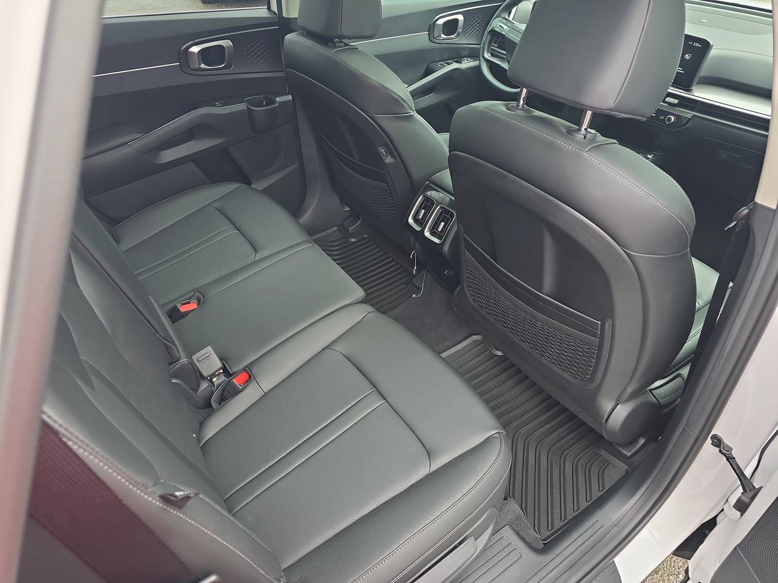 New 2026 Kia Sorento S w/ S Panoramic Sunroof Package FWD image 11