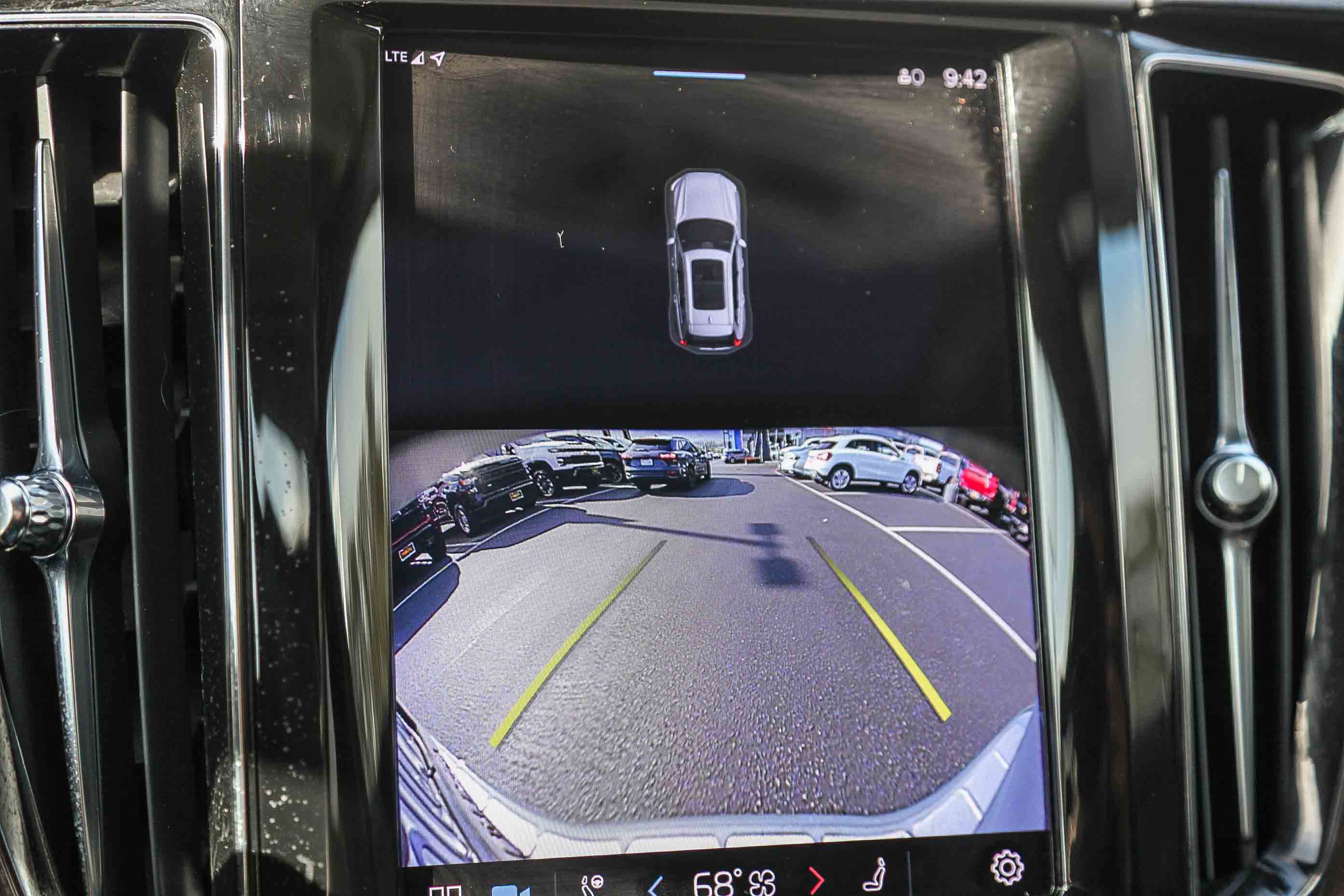 Used 2023 Volvo XC60 T8 Ultimate image 23