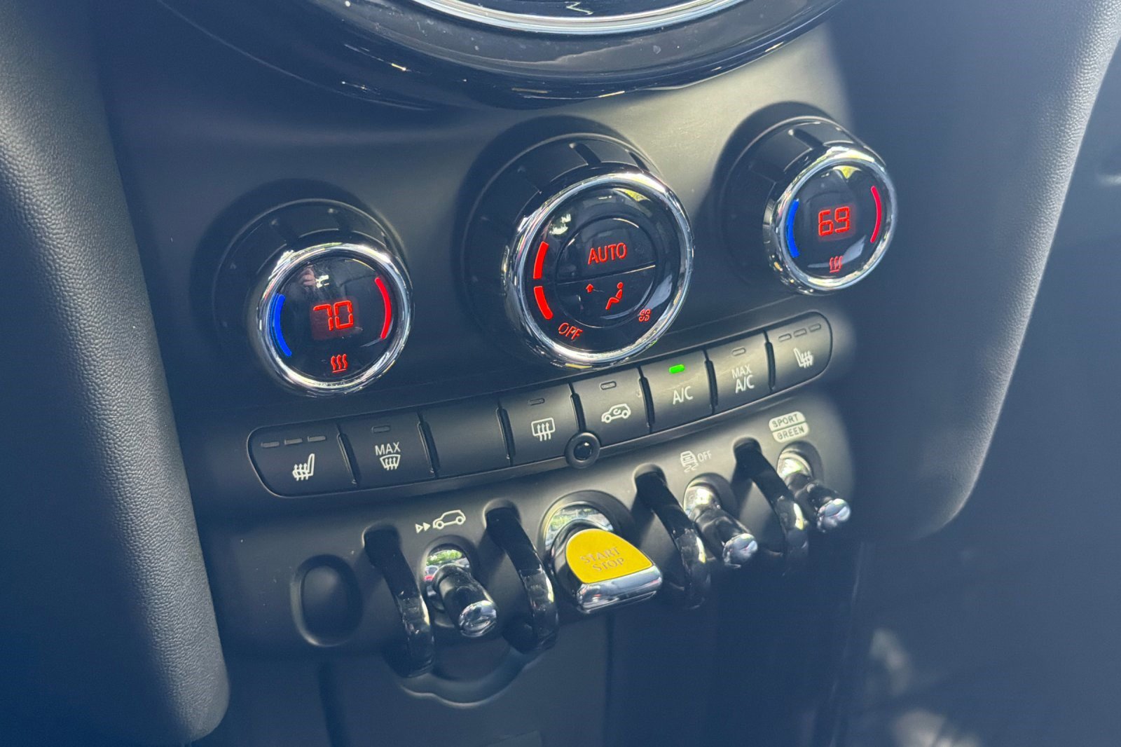 Used 2024 MINI Cooper SE image 25