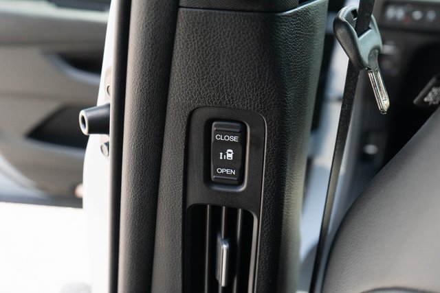 Used 2025 Honda Odyssey Sport-L image 23